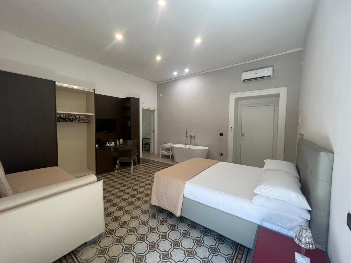 La Piazza Suite Naples Luaran gambar