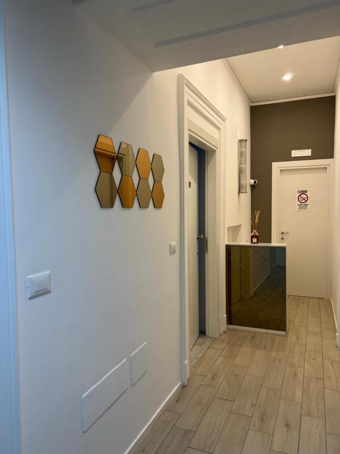 La Piazza Suite Naples Luaran gambar