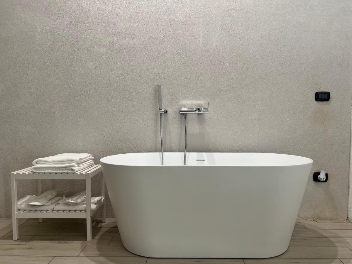 La Piazza Suite Naples Luaran gambar
