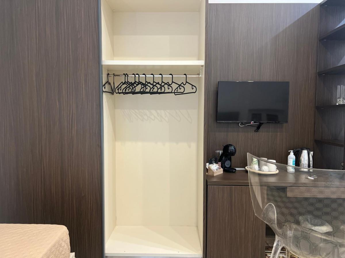 La Piazza Suite Naples Luaran gambar