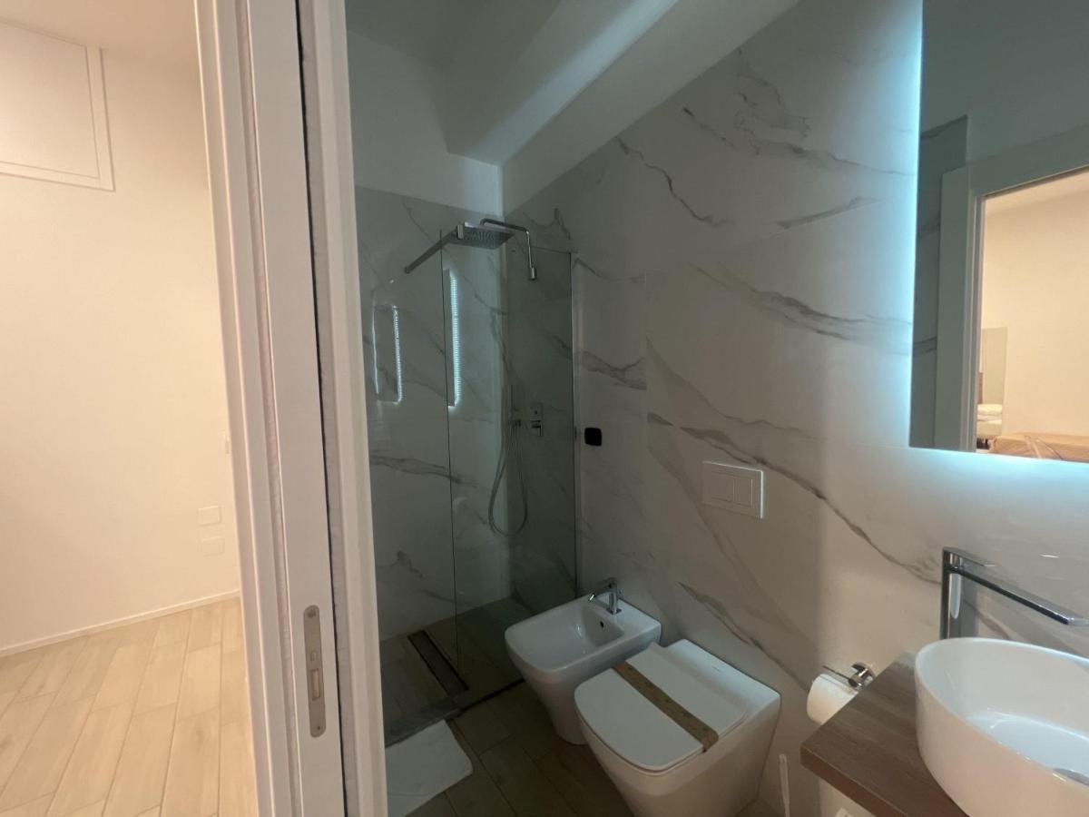 La Piazza Suite Naples Luaran gambar