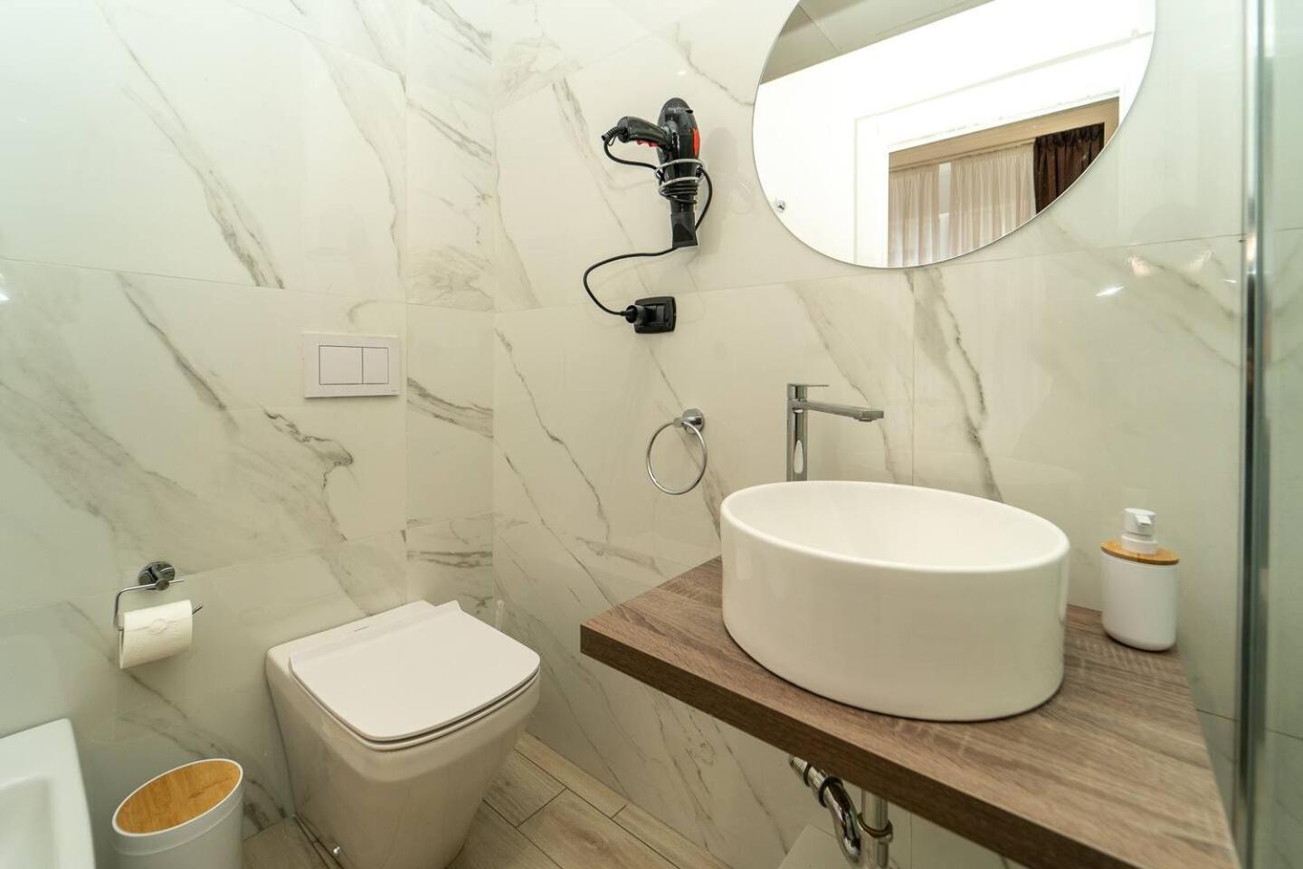 La Piazza Suite Naples Luaran gambar