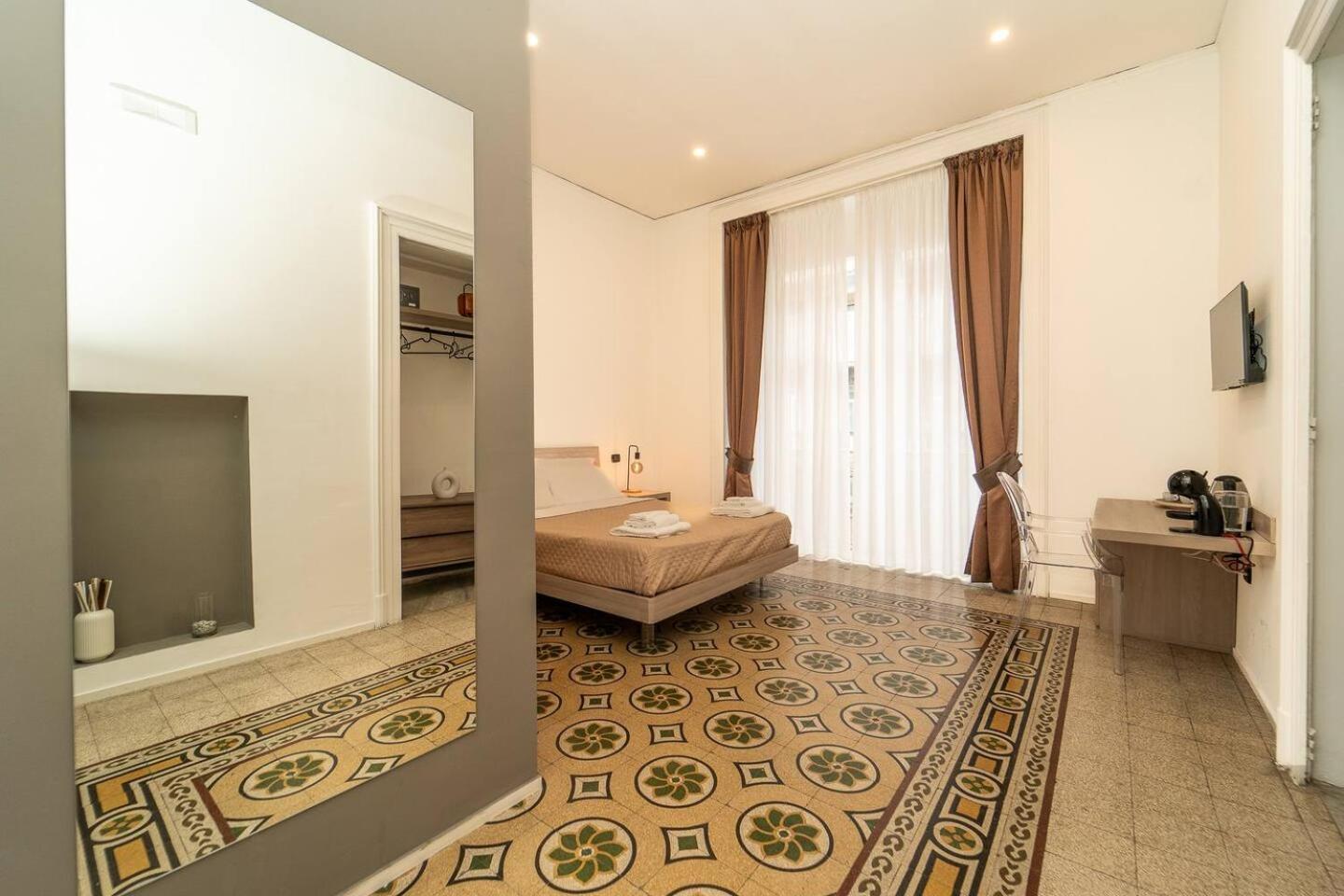 La Piazza Suite Naples Luaran gambar