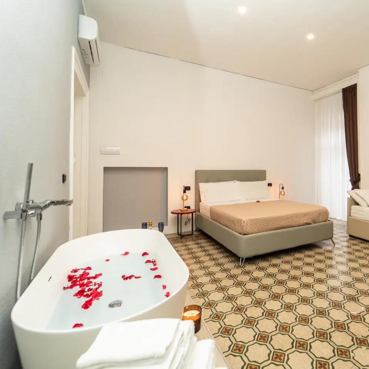 La Piazza Suite Naples Luaran gambar